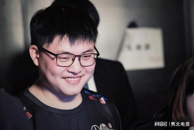 5-1到5-4！12.1亿豪门面对提款机惊险19连胜 神锋英超100球破纪录